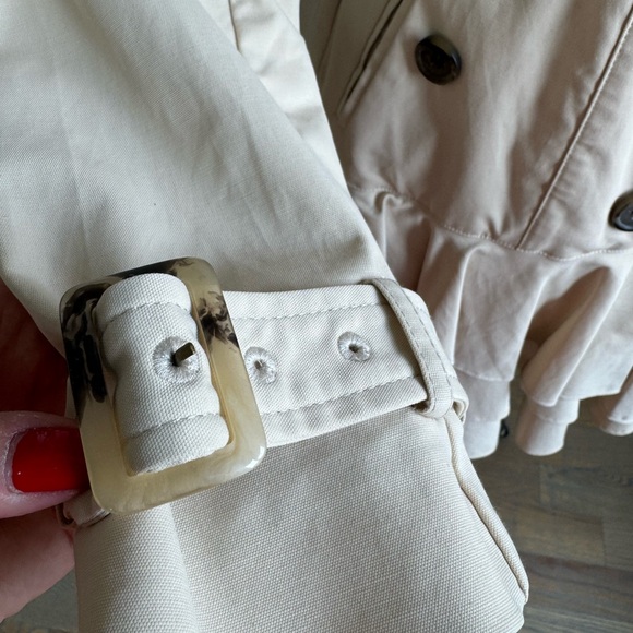 Bebe women’s trench in beige coat 🧥 size M - Picture 6 of 15